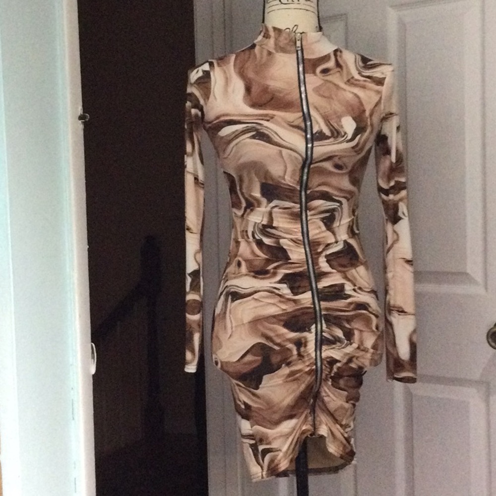 PrettyLittle Thing  Dress size 2
